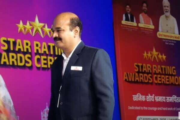 awards-ceremony-img-3 awards-ceremony-img-3